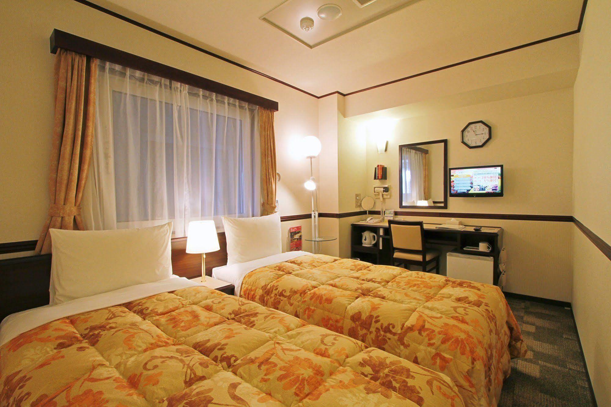 Toyoko Inn Niigata Furumachi Exterior photo